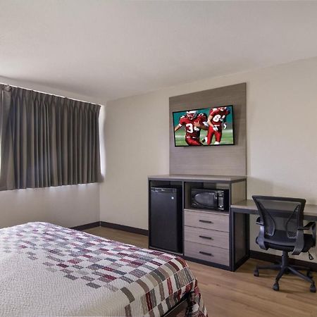 Red Roof Inn & Suites Brunswick I-95 Екстериор снимка