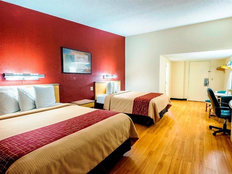 Red Roof Inn & Suites Brunswick I-95 Екстериор снимка