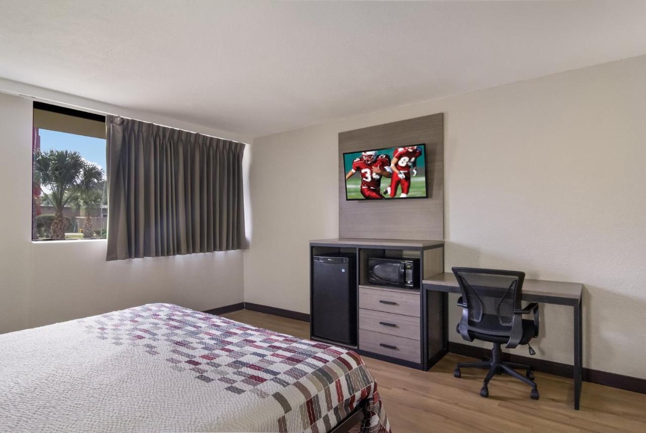 Red Roof Inn & Suites Brunswick I-95 Екстериор снимка