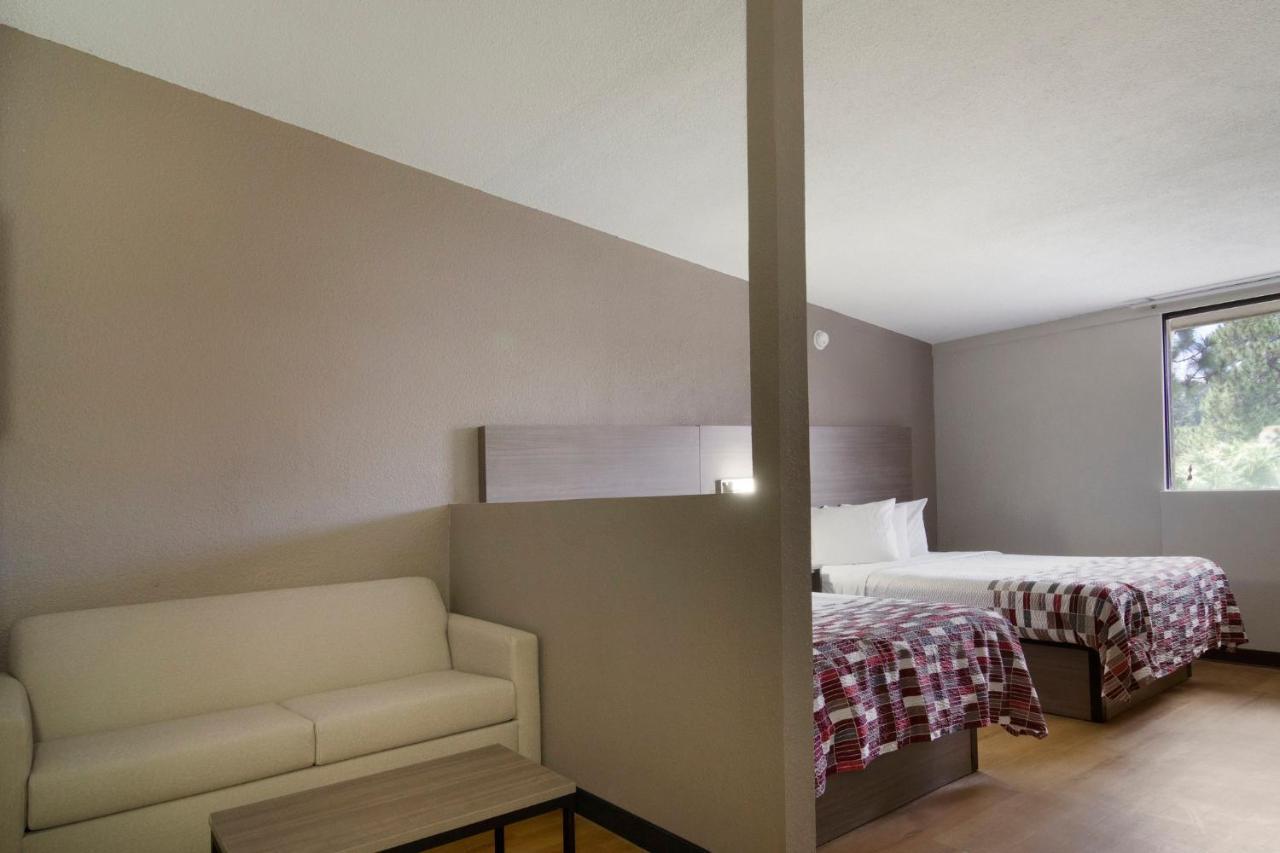 Red Roof Inn & Suites Brunswick I-95 Екстериор снимка