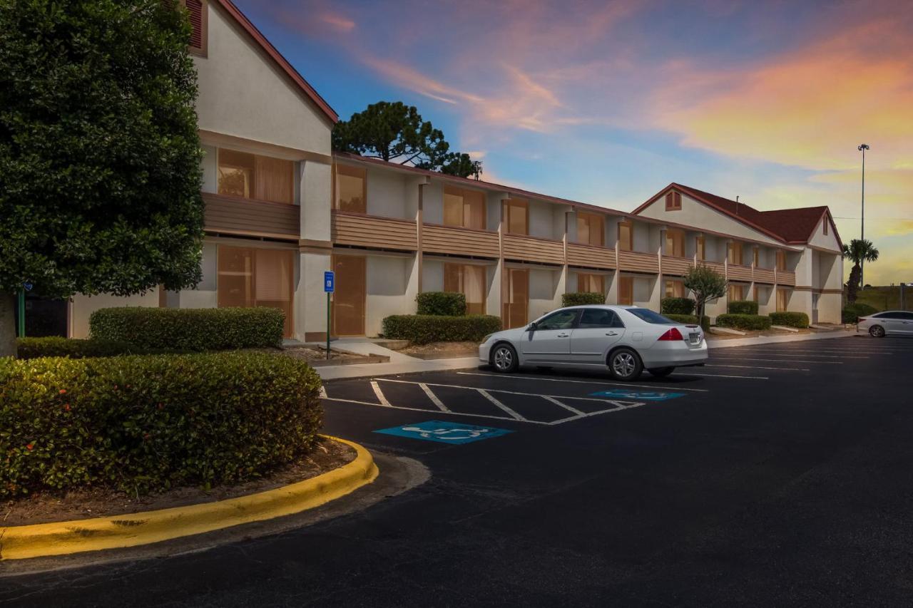 Red Roof Inn & Suites Brunswick I-95 Екстериор снимка