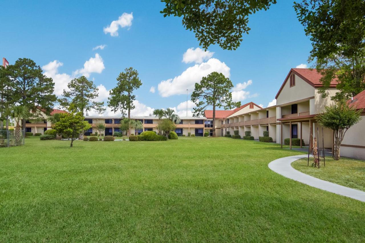 Red Roof Inn & Suites Brunswick I-95 Екстериор снимка