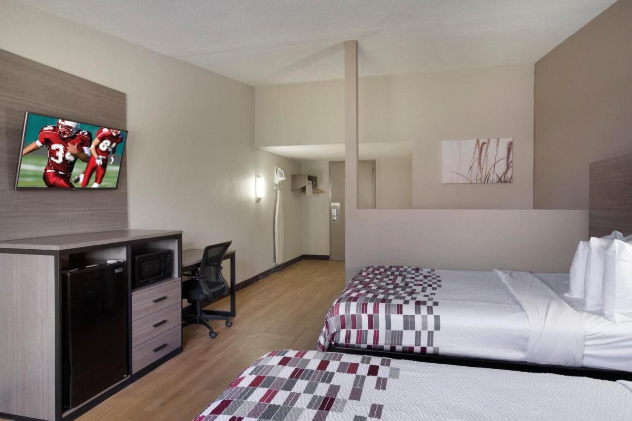 Red Roof Inn & Suites Brunswick I-95 Екстериор снимка