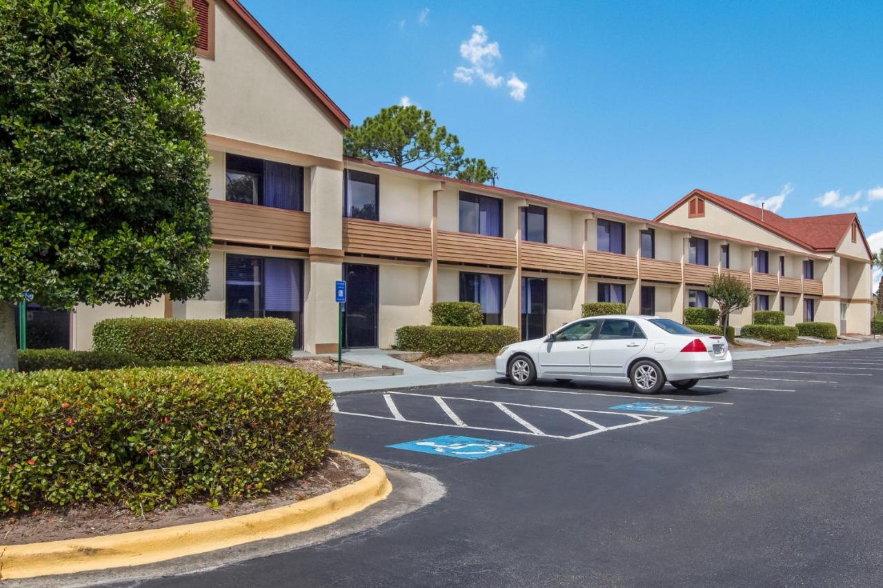 Red Roof Inn & Suites Brunswick I-95 Екстериор снимка