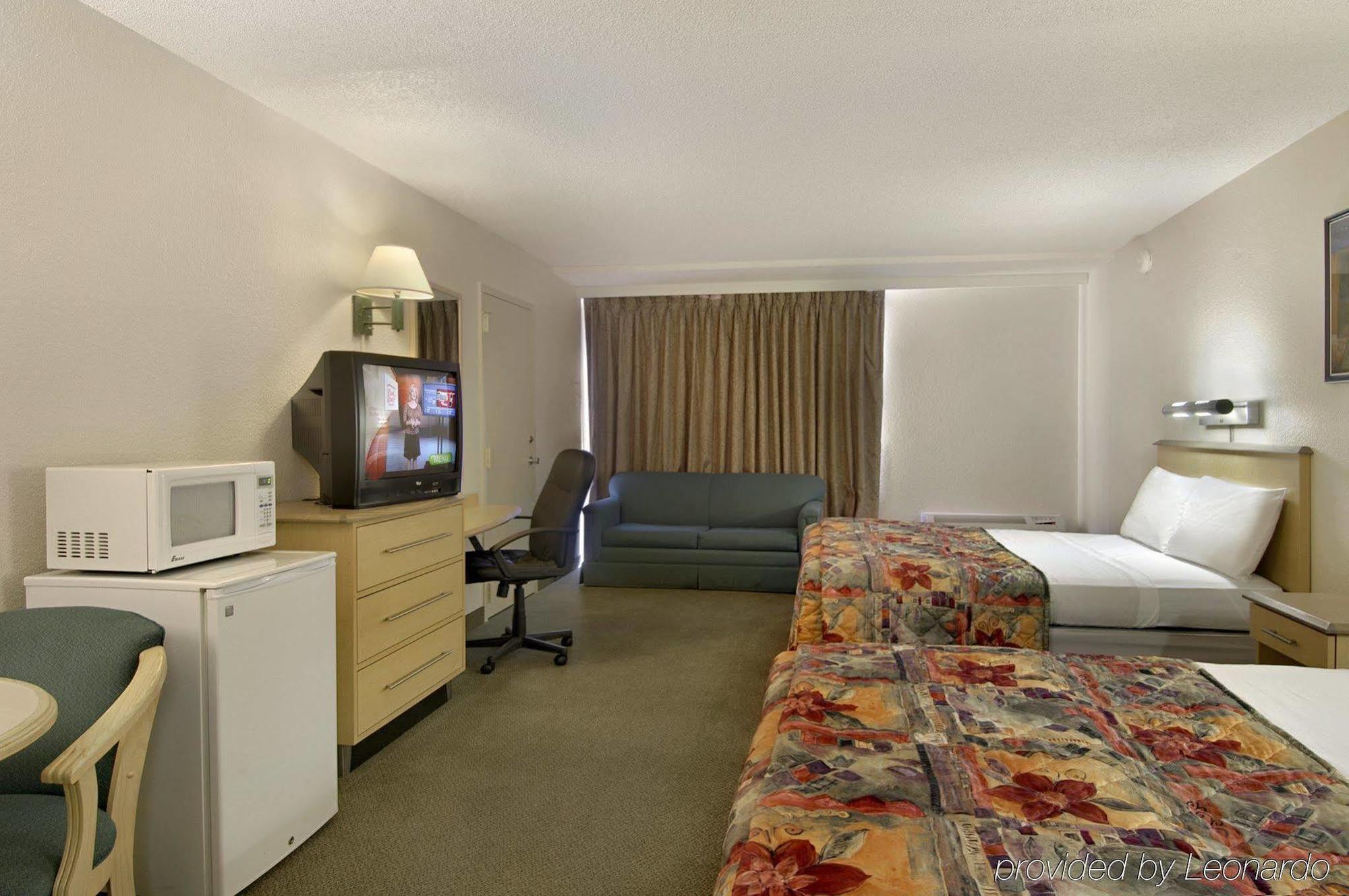 Red Roof Inn & Suites Brunswick I-95 Екстериор снимка