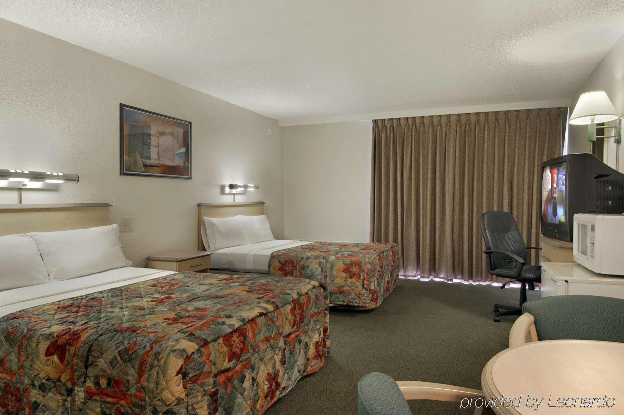 Red Roof Inn & Suites Brunswick I-95 Екстериор снимка