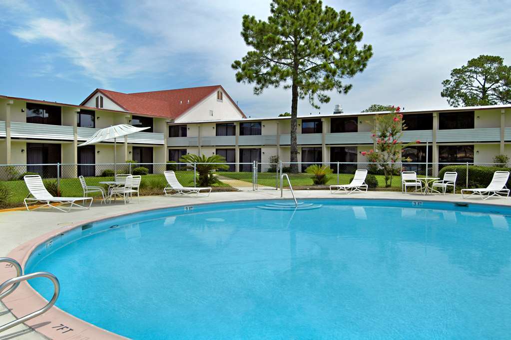 Red Roof Inn & Suites Brunswick I-95 Съоръжения снимка