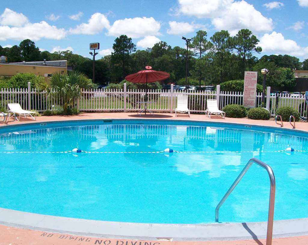 Red Roof Inn & Suites Brunswick I-95 Съоръжения снимка